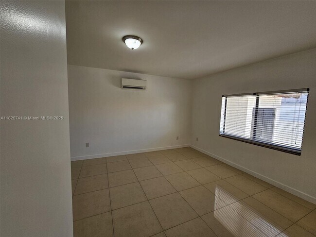 Foto del edificio - 4752 SW 2nd Terrace