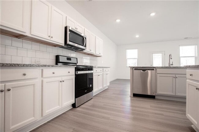 Building Photo - 5935 Osgood Pl