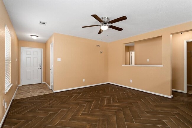 Building Photo - 919 Staffordale Manor Ln