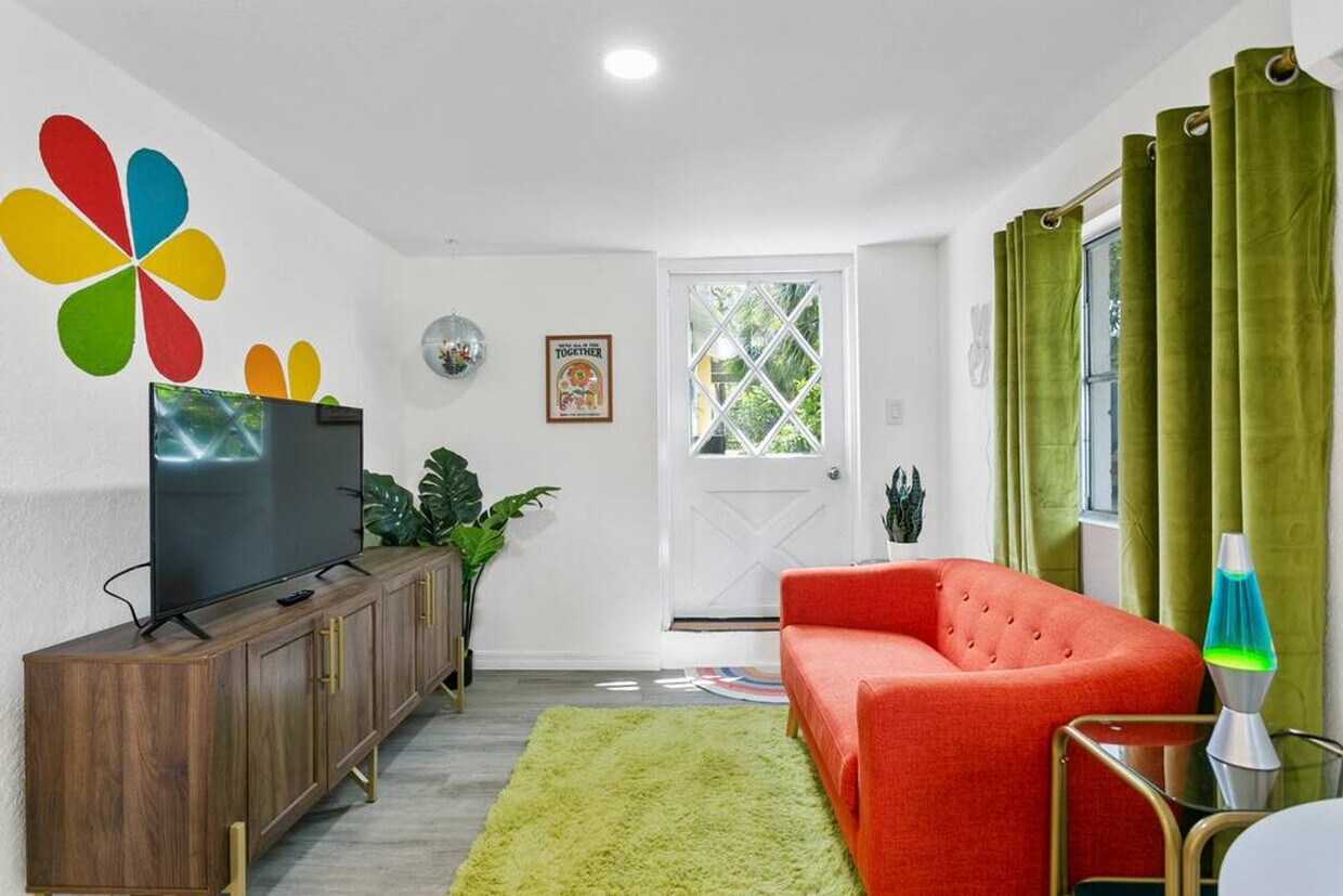 Foto principal - 5708 N Suwanee Ave