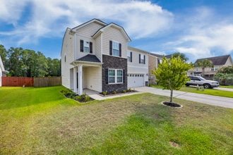 Building Photo - 677 Redbud Ln