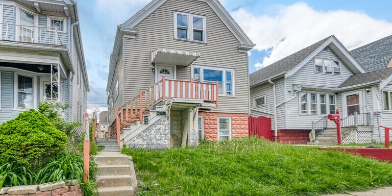 Primary Photo - 1633 S 30th St - U2 &amp; U3