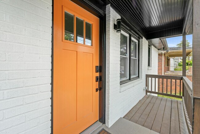 Foto del edificio - 70 Chappell Rd NW