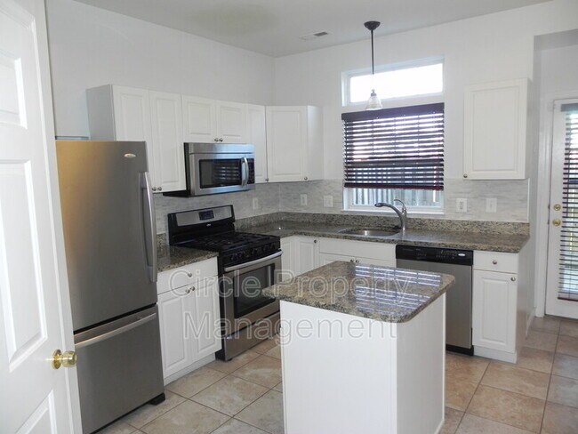 Foto del edificio - 8360 Hunter Murphy Cir
