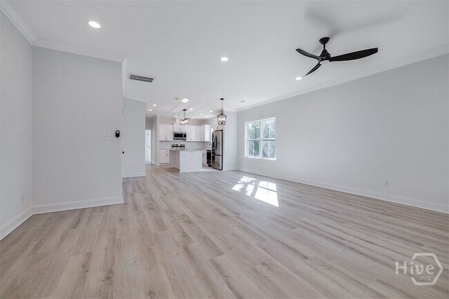 Foto del edificio - 1407 E 32nd St