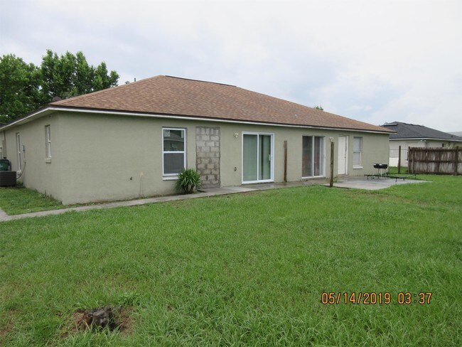 Building Photo - 627 Royalty Ct