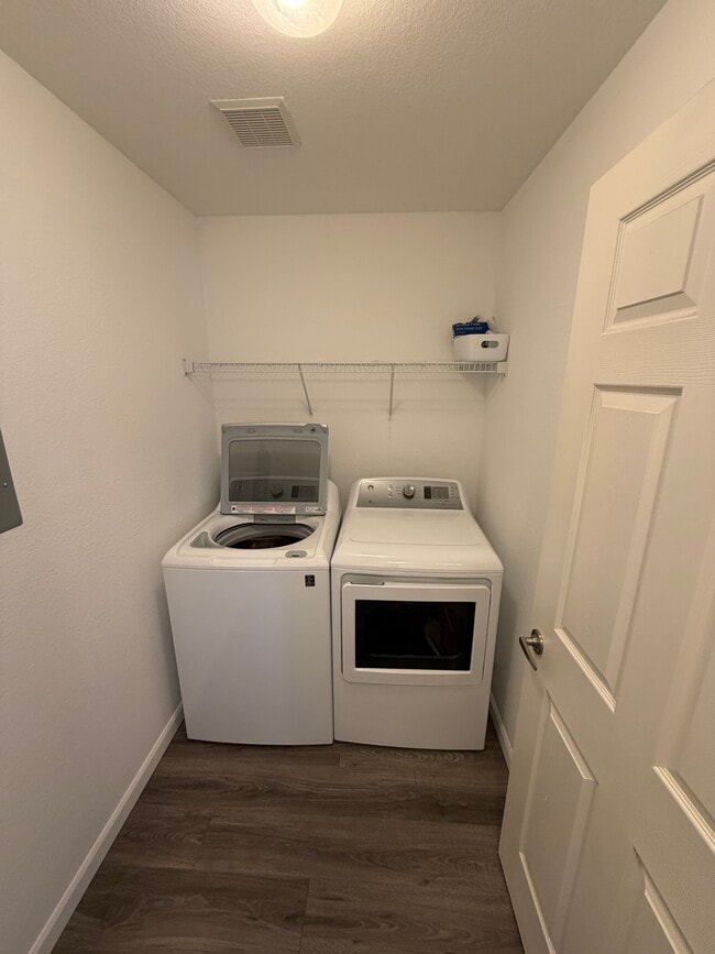 Foto del edificio - 7125 Ash Creek Hts