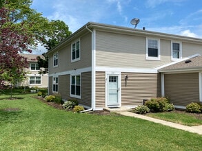 Building Photo - 368 Farmingdale Cir