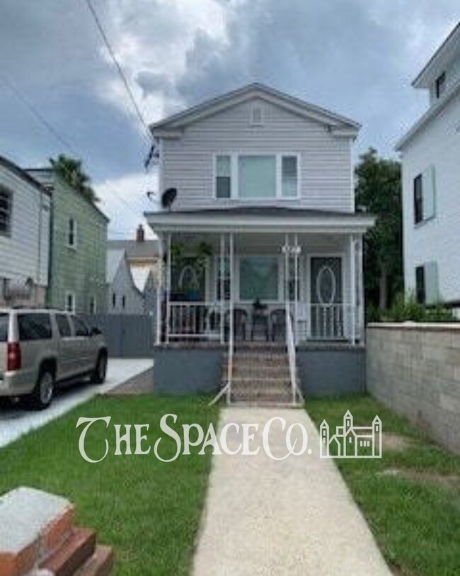 Foto del edificio - 587 Rutledge Ave