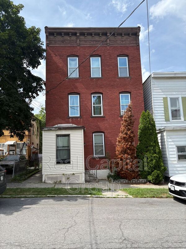 Building Photo - 22 Church St