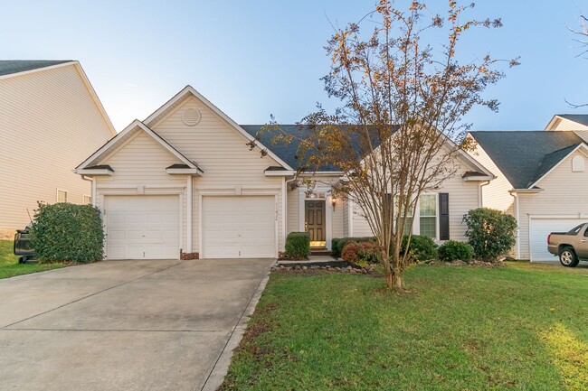 Building Photo - Lovely 2 car garage home in Charlotte