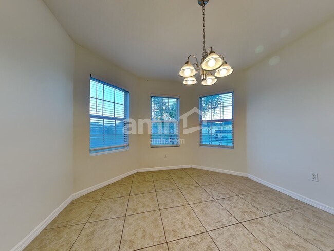 Foto del edificio - 3825 Crystal Dew St