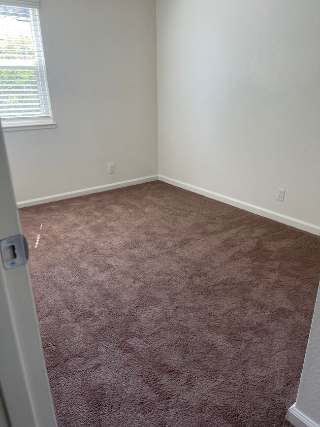 Building Photo - Trinity Townhomes