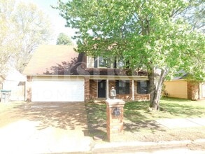 Building Photo - 2428 Green Glen Dr