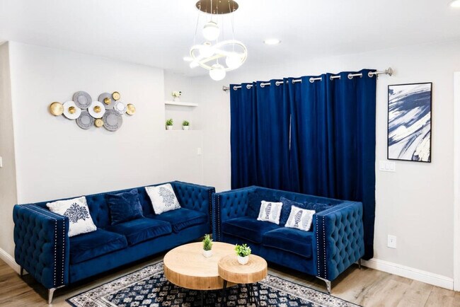 Foto del edificio - 451 E Lincoln Ave