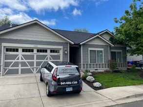 Building Photo - 632 John Wayne Dr