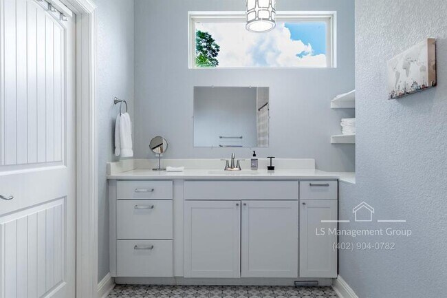 Foto del edificio - 415 Furnish Ave