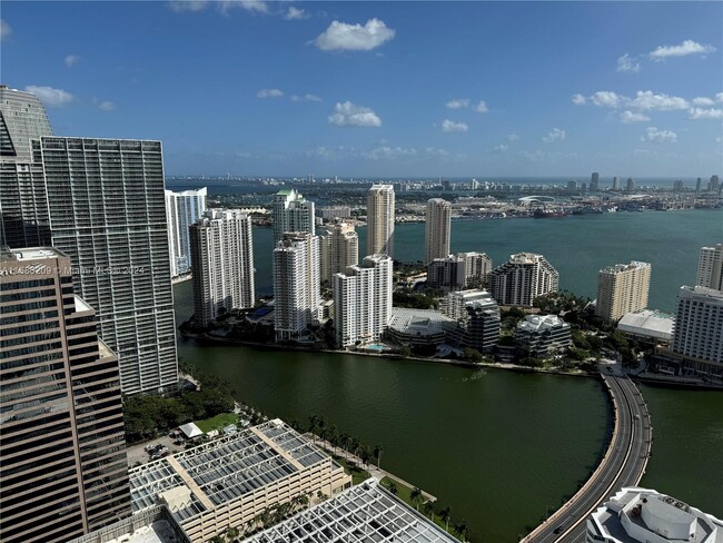 Foto del edificio - 950 Brickell Bay Dr