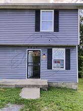 Building Photo - 2439 Woodale Ln