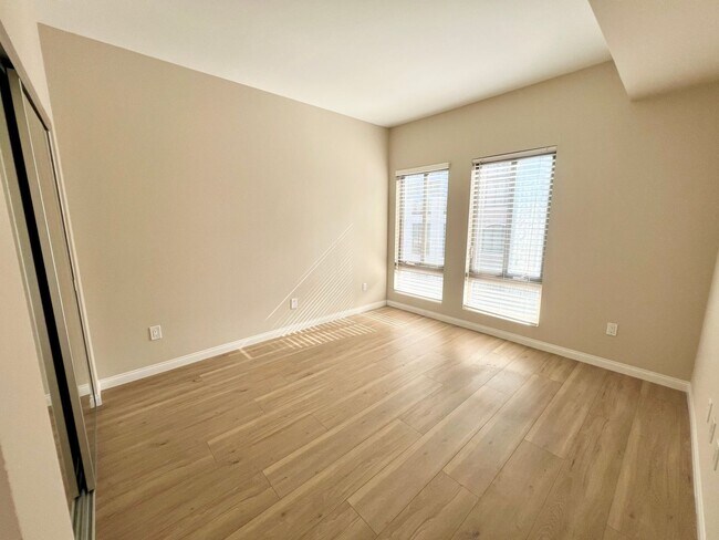 Foto del edificio - Luxury Gaslamp Condo with 2 Bed / 2 Bath + 2 Parking Spaces