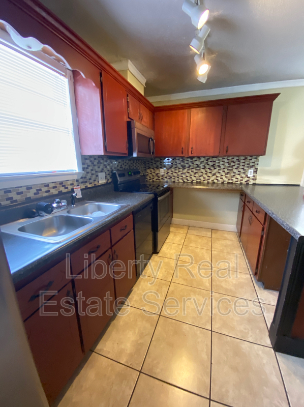 Foto del edificio - 137 Deerwood Ct