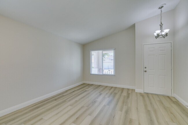Building Photo - GATED, MOVE IN READY, SINGLE STORY, 3 BEDROOM HOME, FRESHLY RENOVATED