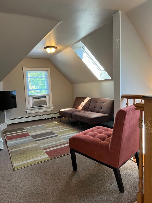 2306 Old Welsh Rd Unit 3rd Fl, Willow Grove, PA 19090 Apartments 2306