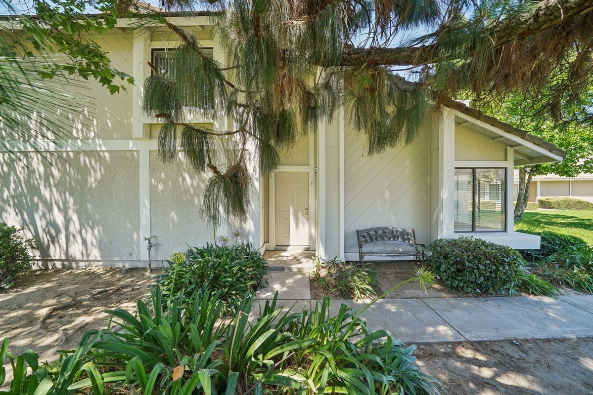 Primary Photo - 3122 Triumph Ln