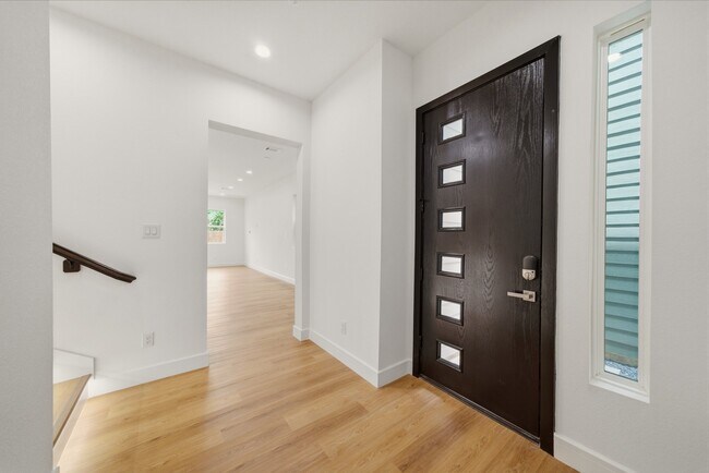 Foto del edificio - 4441 Gunter St