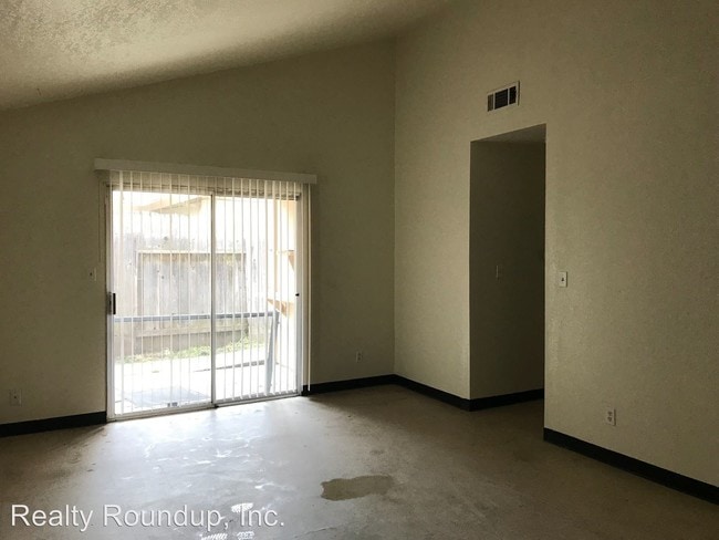 Building Photo - 2646 Plantation Pl