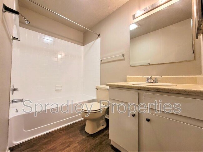 Building Photo - 608 John Paul Jones Dr