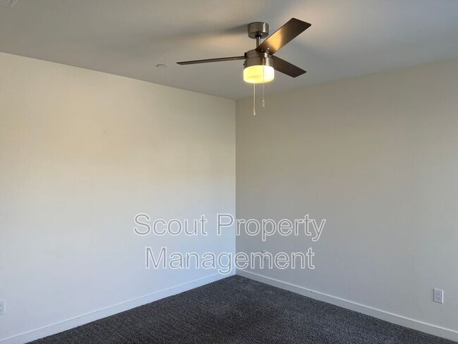 Foto del edificio - 13775 Nahum Dr