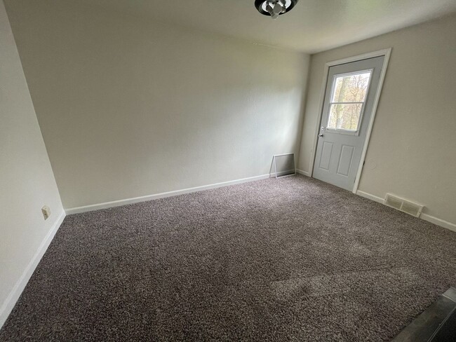 Building Photo - 203 Highridge Ave