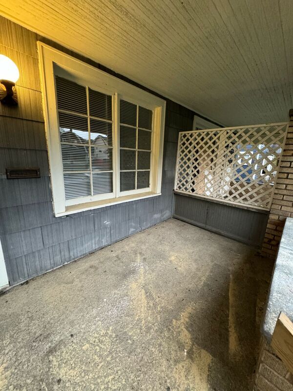 Building Photo - 562-564 S Terrace Ave