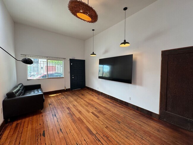 Foto del edificio - Remodeled 3BR/2BA Oasis with Hot Tub, Saun...