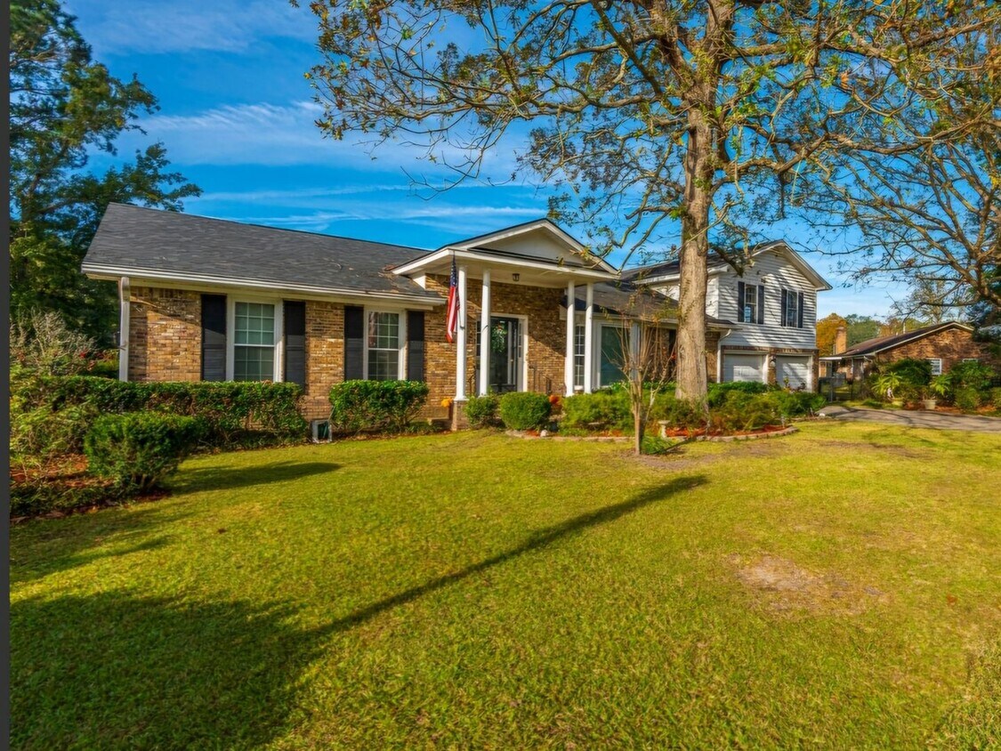Primary Photo - 4 Bedroom Single Family Home in Charleston