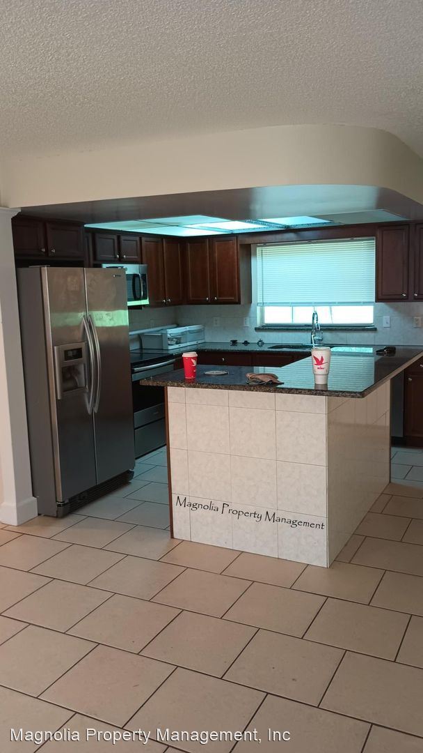 Foto del edificio - 4 br, 2 bath House - 630 Plumwood Drive