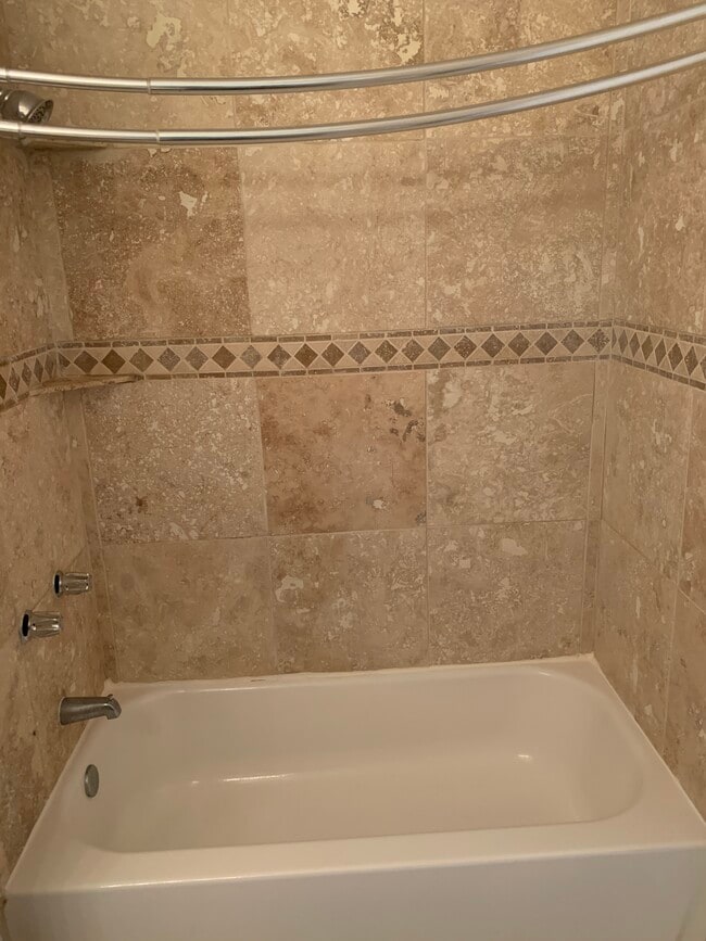 Remodeled bath - 219 Esperanza Ave