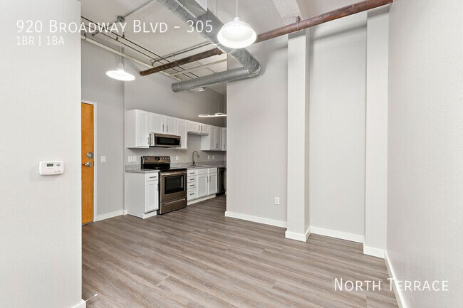 Foto del edificio - ? Trendy 1BR Loft in the Heart of Downtown...