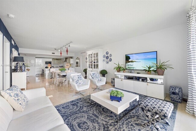 Foto del edificio - 150 Sunny Isles Blvd