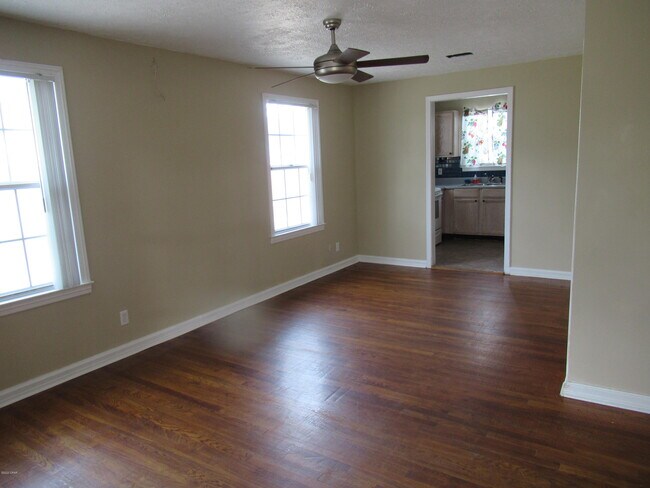 Building Photo - 1407 Cherry St