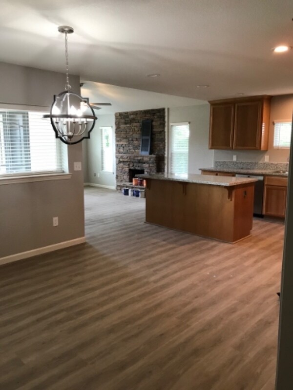 Foto del edificio - 7730 Crane Rd