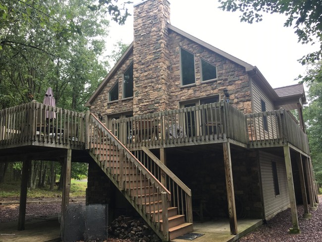Building Photo - 5 Rosewood Cir