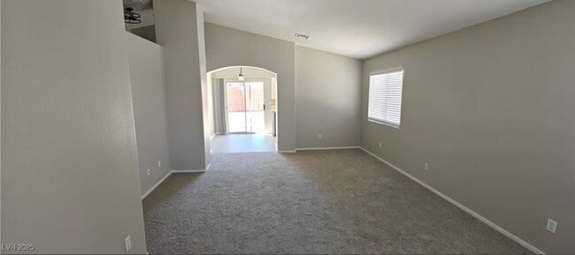 Building Photo - 6615 Elk Creek Ln