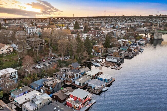 Foto del edificio - 3bd/2.5ba Seattle Houseboat