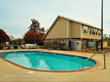 Primary Photo - 1050 N Britt St