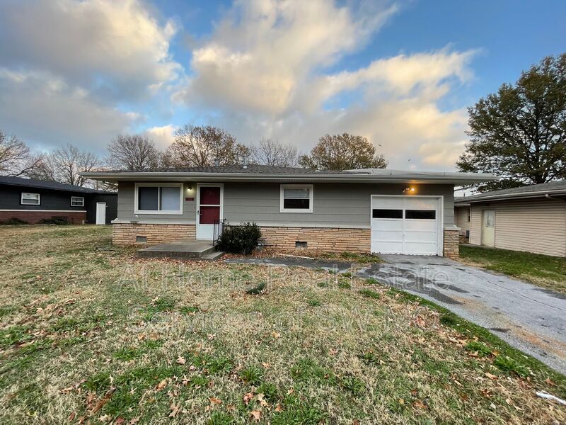 2116 S Delaware Ave, Springfield, MO 65804 Condo for Rent in