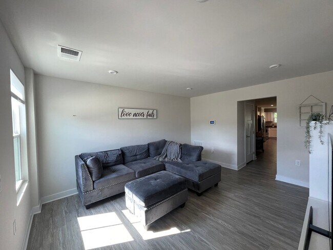 Foto del edificio - Newly Built North Chesterfield Townhome Fo...