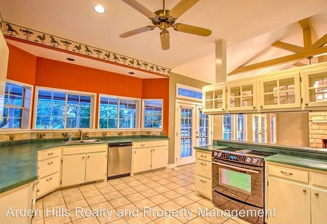 Building Photo - 2 br, 2.5 bath House - 1708 Quinlan Creek