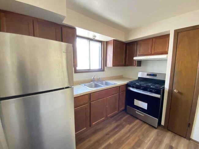 Building Photo - 919 S Carpenter St